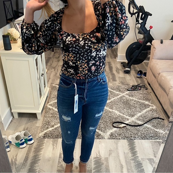 Floral Puff Sleeve Top - Picture 1 of 5